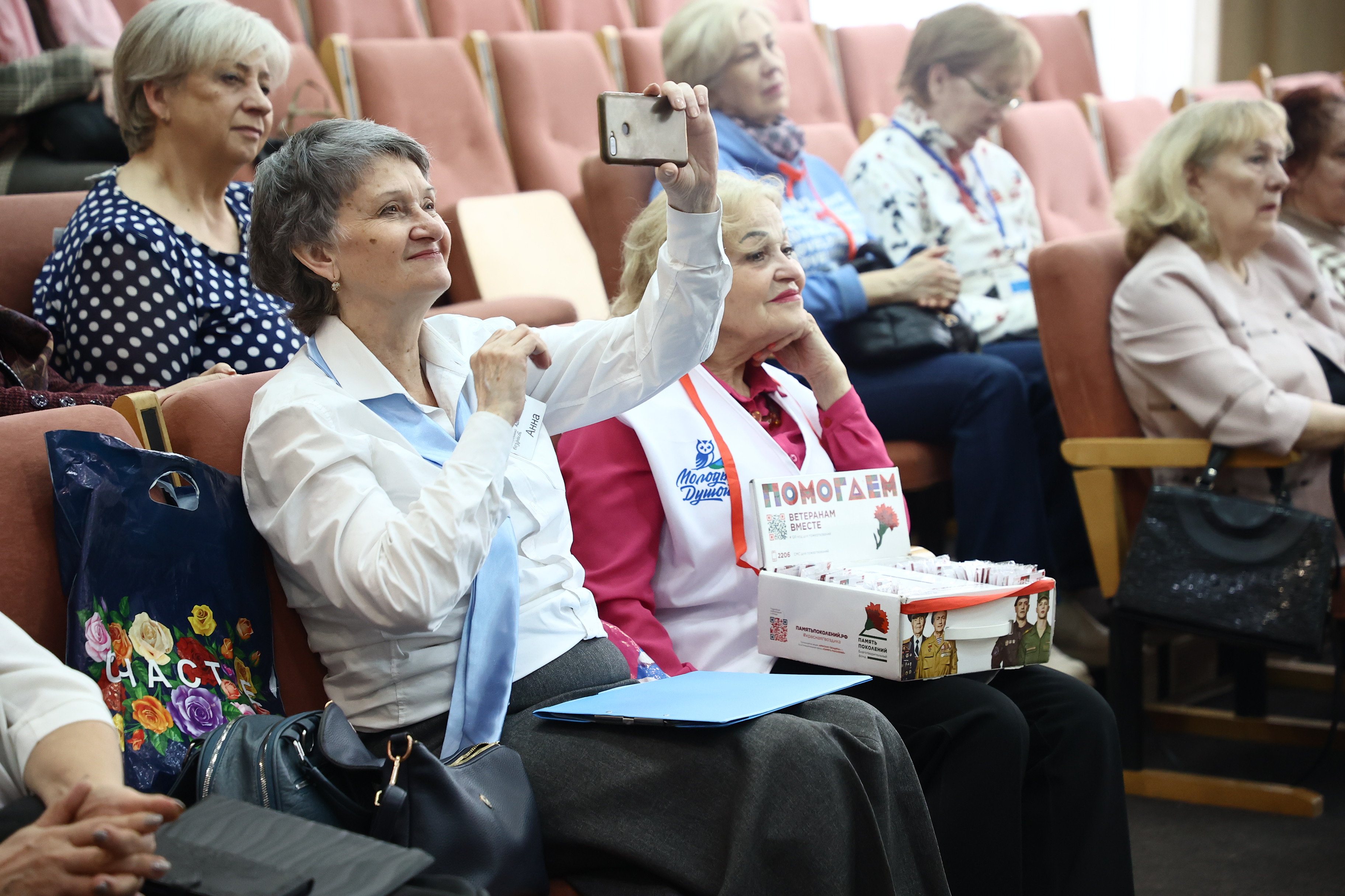 Элегантное волонтерство осваивают Новосибирские пенсионеры