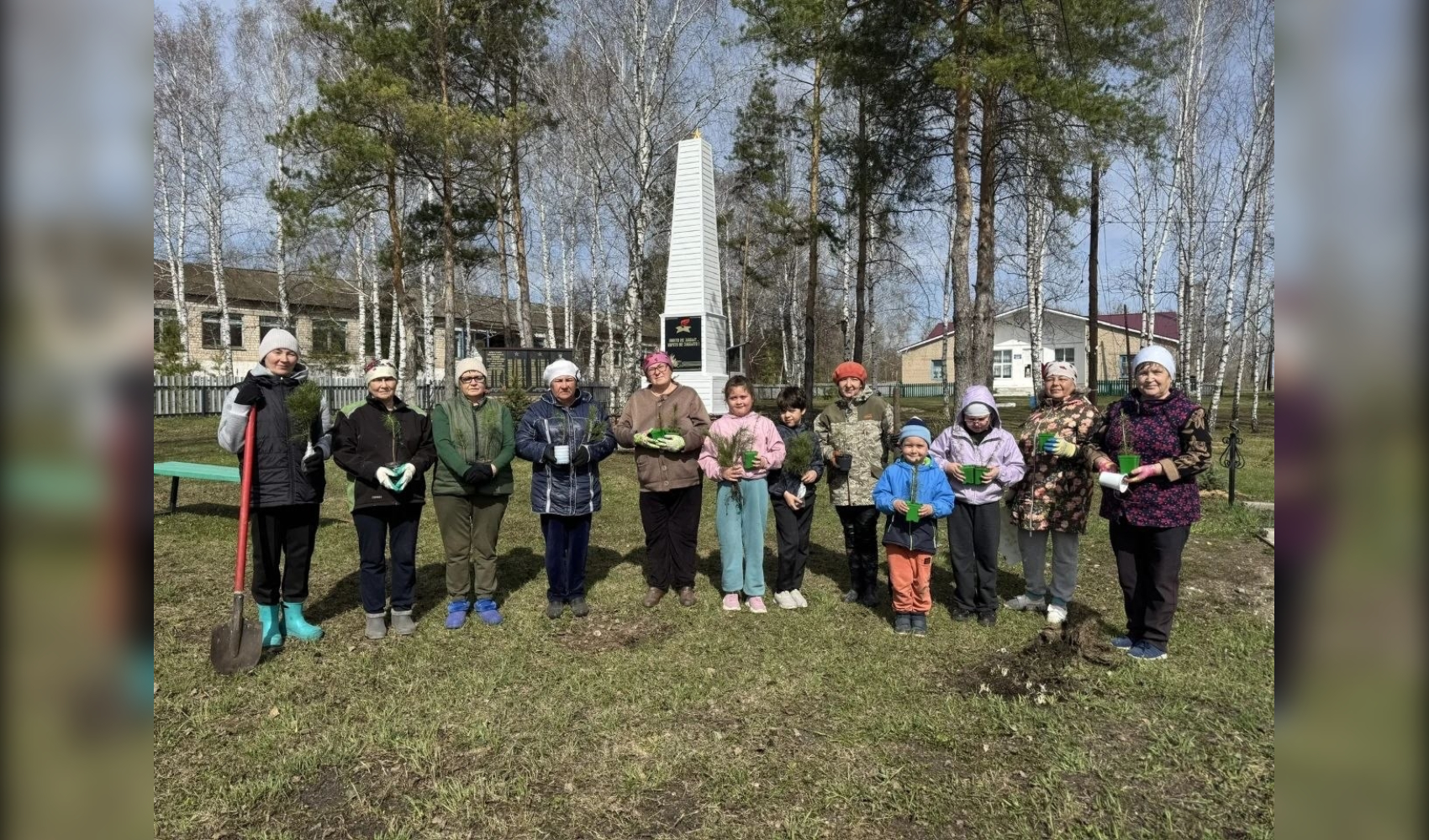 Женсовет воспитывает патриотов. Оренбургские пенсионеры сажают «Сад памяти» Женсовет воспитывает патриотов. Оренбургские пенсионеры сажают «Сад памяти»