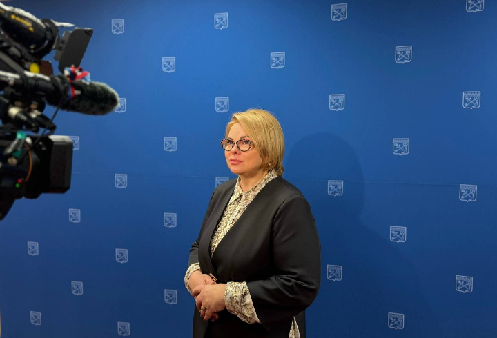 «Женщина года 47». Татьяна Толстова вручила анкеты участниц председателю оргкомитета премии