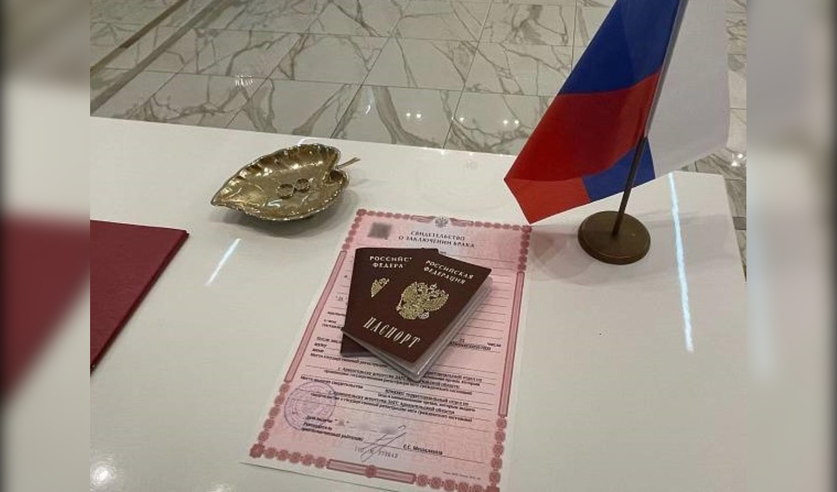 Более тысячи пар создали семьи в Архангельской области в начале лета