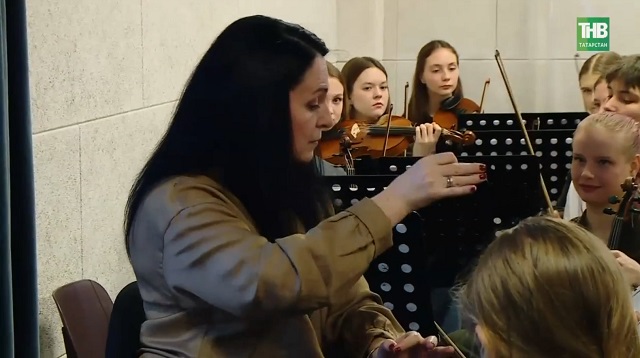 Талант, труд и женственность: история Анны Гулишамбаровой, доказавшей, что дирижером может быть женщина