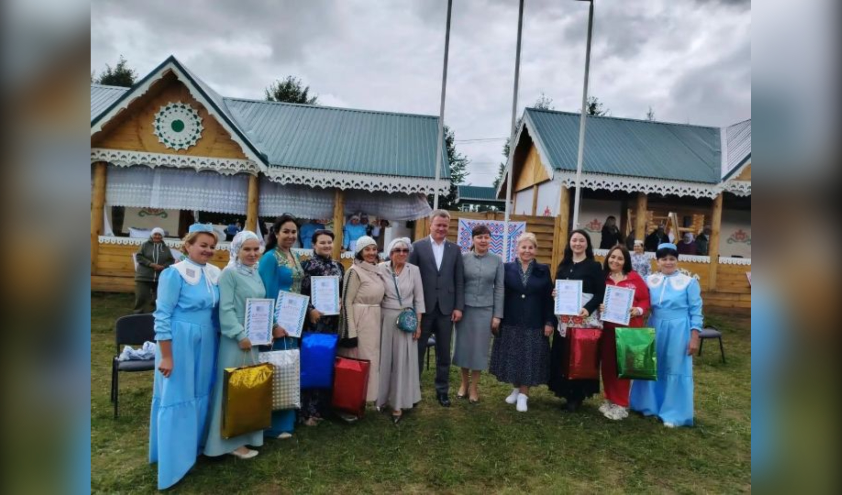 В Рыбно-Слободском районе прошел фестиваль женского промысла «Бистә шәле» В Рыбно-Слободском районе прошел фестиваль женского промысла «Бистә шәле»