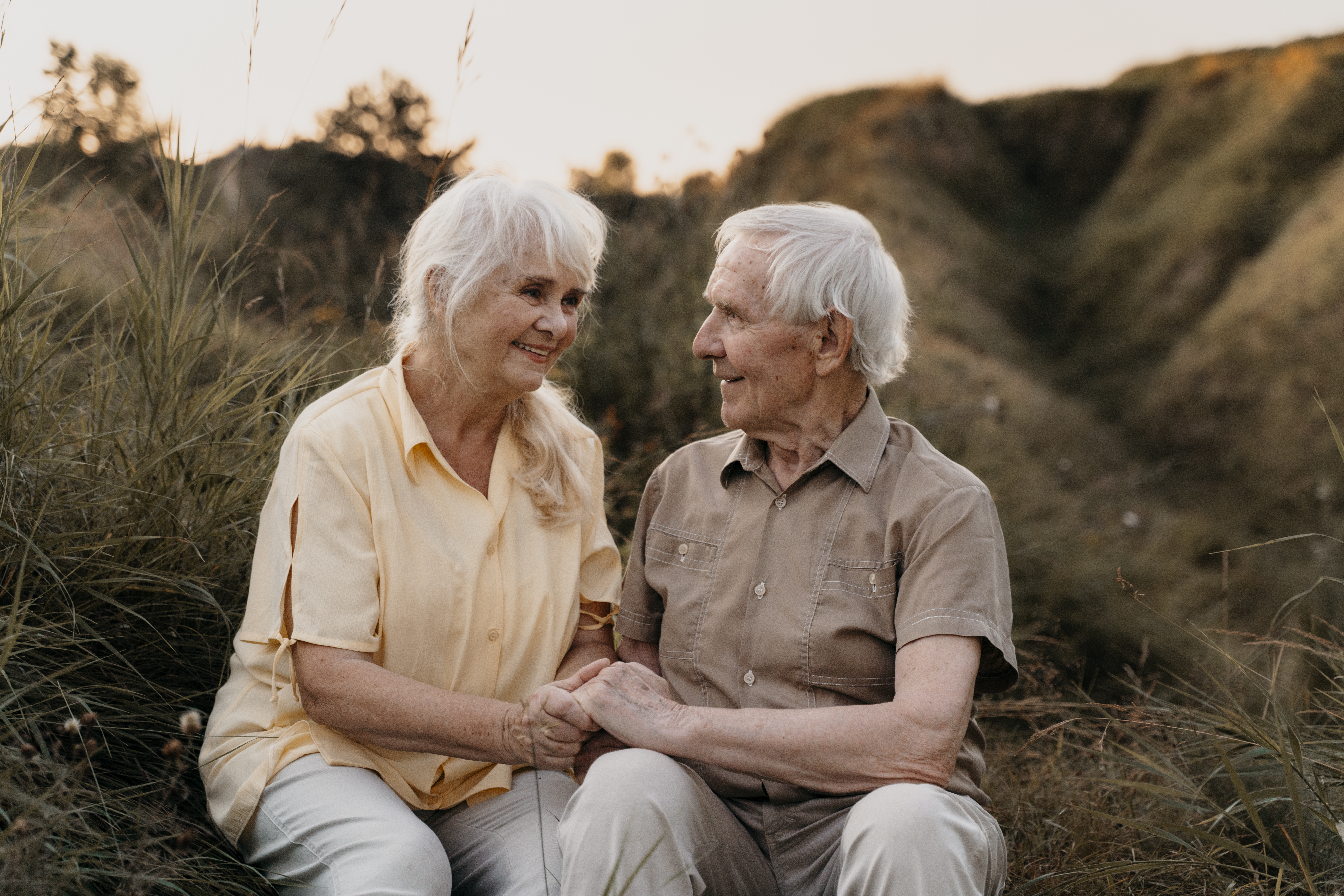 Бабушка рядышком с дедушкой: тепло семейных традиций