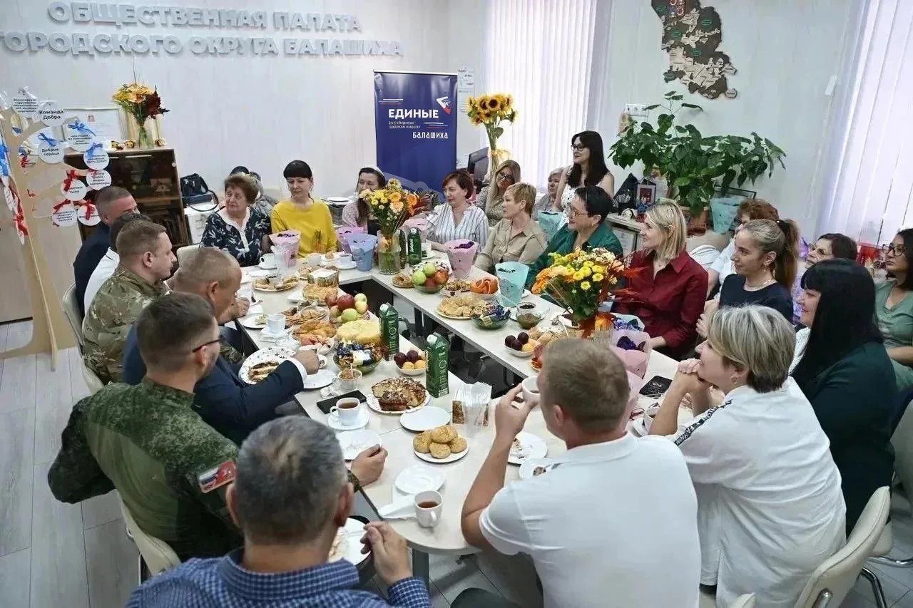 «Гармония» в тылу: женский клуб Балашихи встретился с героями СВО