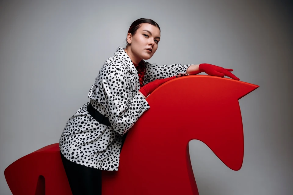 Учитель ОБЖ из Сыктывкара представит новую коллекцию «Помни свои корни» осенью