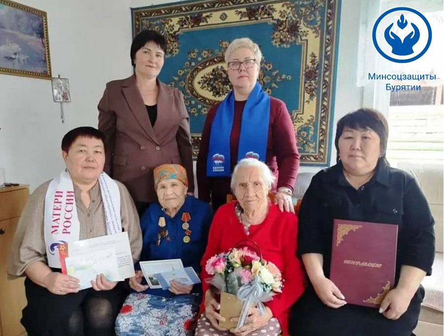 В 95 лет – 30 приседаний: юбилярша из Бурятии восхищает бодростью