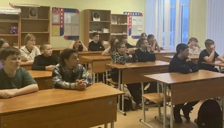 Девочки тоже защищают Родину. Беседа о женщинах на войне