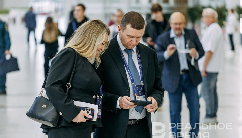 Доля женщин среди частных инвесторов в России выросла до 45,4%